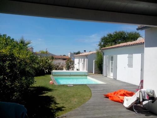 Photo 2 : EXTERIEUR d'une maison située à Loix, île de Ré.