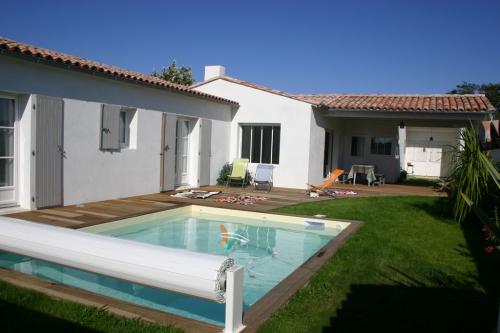 Photo 1 : EXTERIEUR d'une maison située à Loix, île de Ré.