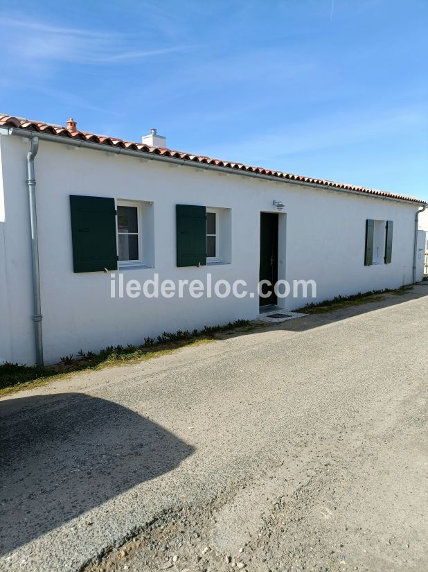 Photo 6 : EXTERIEUR d'une maison située à Le Bois-Plage-en-Ré, île de Ré.