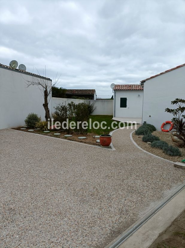 Photo 5 : EXTERIEUR d'une maison située à Le Bois-Plage-en-Ré, île de Ré.