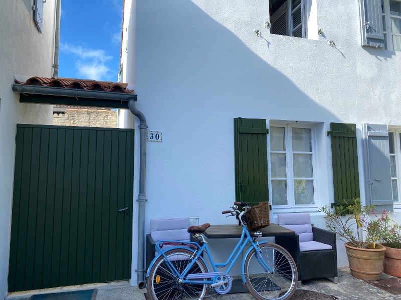 Photo 26 : EXTERIEUR d'une maison située à Saint-Martin-de-Ré, île de Ré.