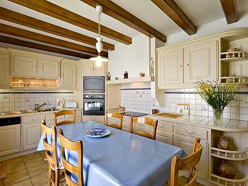 Photo 4 : CUISINE d'une maison située à La Flotte-en-Ré, île de Ré.