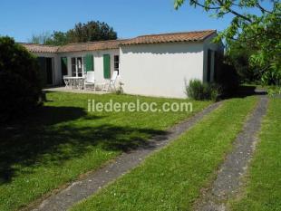 Ile de Ré:Maison calme grand jardin clos