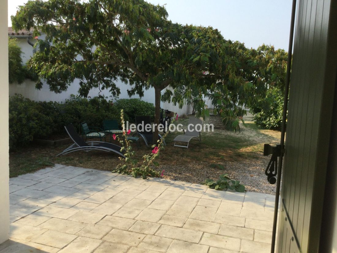 Photo 27 : TERRASSE d'une maison située à Sainte-Marie-de-Ré, île de Ré.