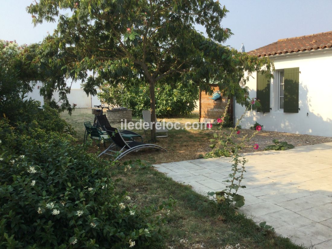 Photo 25 : JARDIN d'une maison située à Sainte-Marie-de-Ré, île de Ré.
