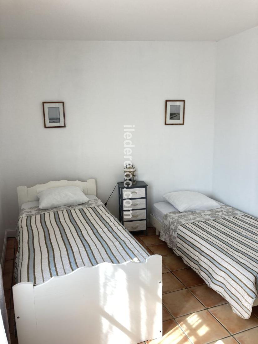 Photo 7 : CHAMBRE d'une maison située à Sainte-Marie-de-Ré, île de Ré.