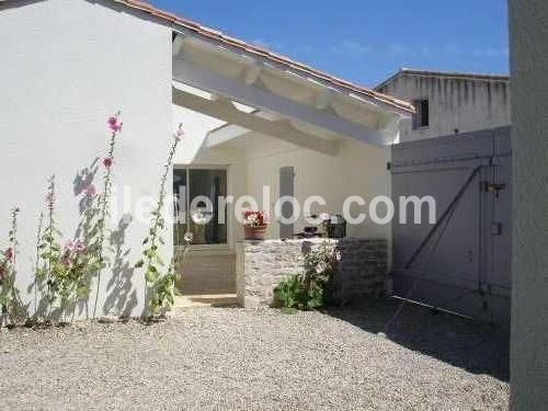 Photo 1 :  d'une maison située à Le Bois-Plage-en-Ré, île de Ré.