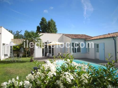 Photo 2 : EXTERIEUR d'une maison située à Loix, île de Ré.