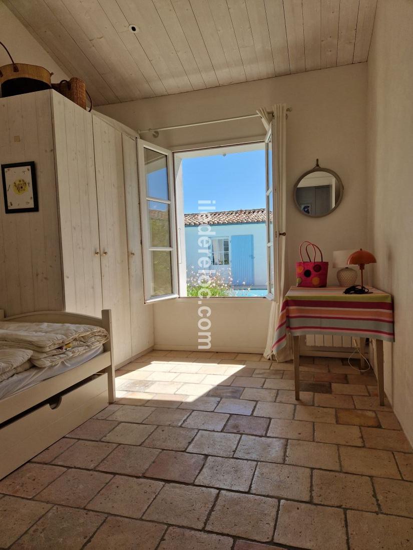 Photo 12 : CHAMBRE d'une maison situ&eacute;e &agrave; Loix, &icirc;le de R&eacute;.