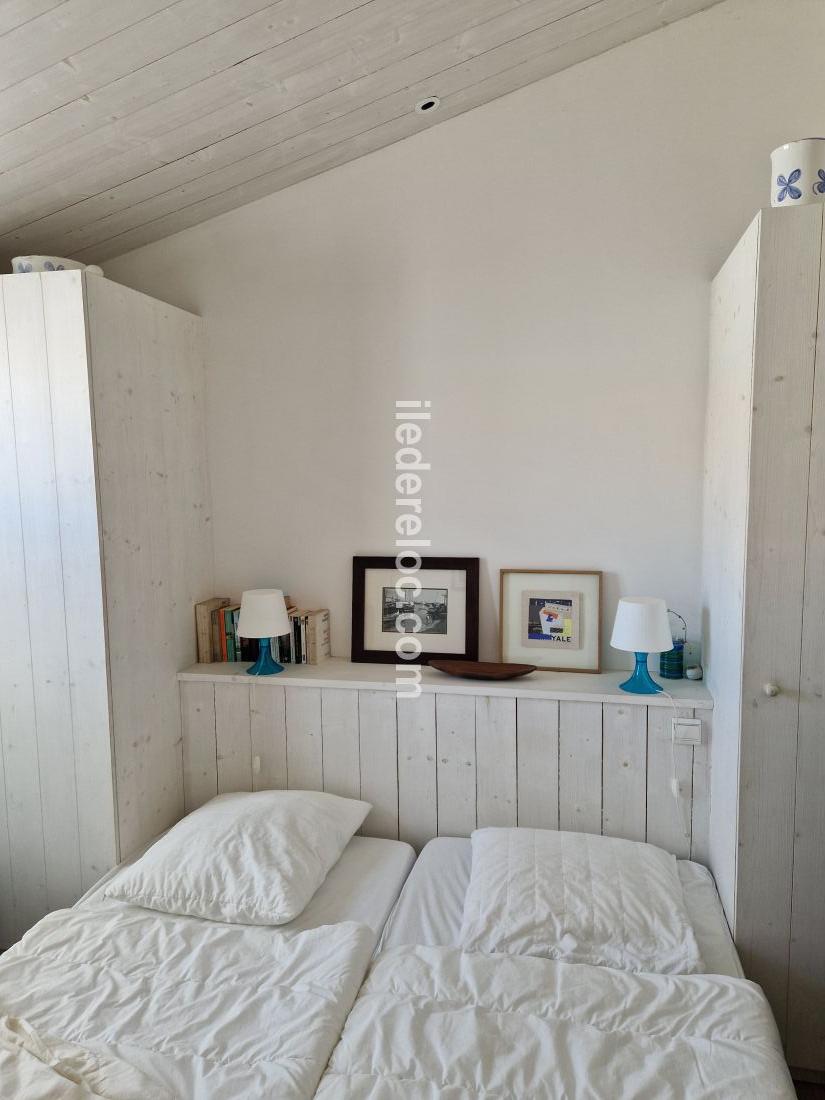 Photo 15 : CHAMBRE d'une maison situ&eacute;e &agrave; Loix, &icirc;le de R&eacute;.