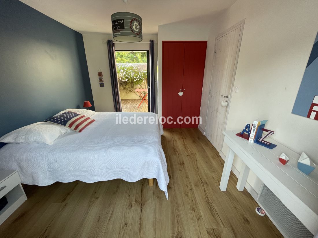 Photo 27 : CHAMBRE d'une maison située à La Couarde-sur-mer, île de Ré.