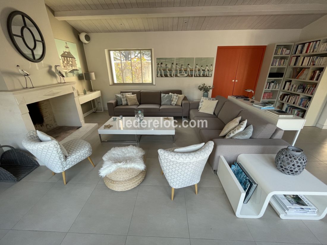 Photo 10 : SEJOUR d'une maison située à La Couarde-sur-mer, île de Ré.