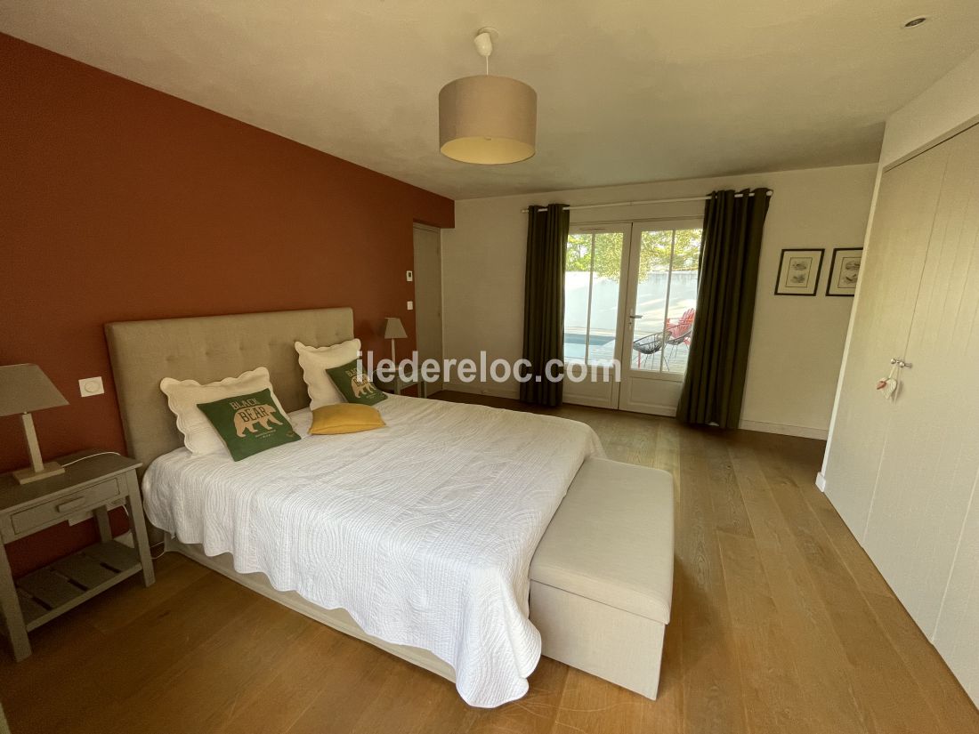 Photo 19 : CHAMBRE d'une maison située à La Couarde-sur-mer, île de Ré.