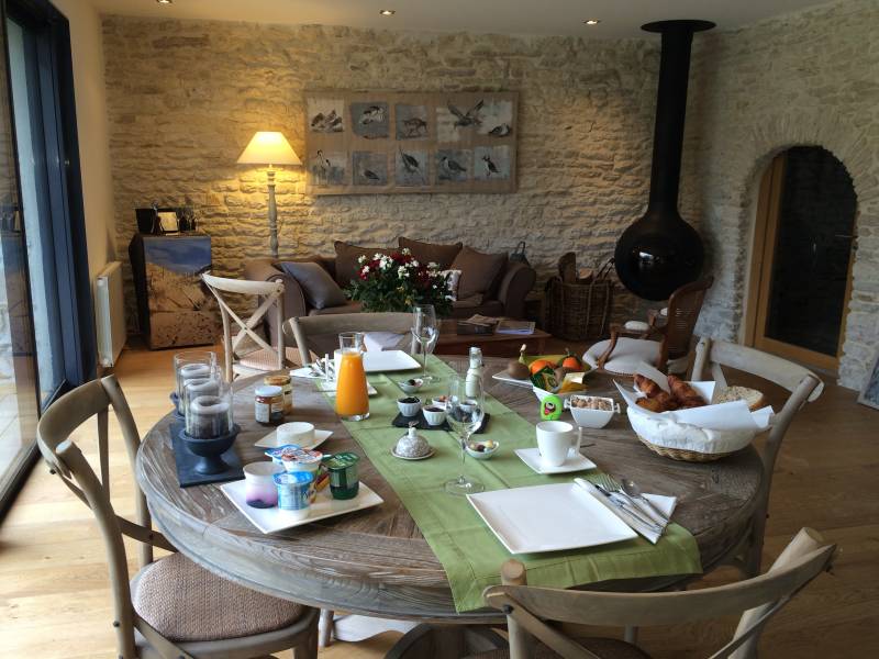 Photo 8 : SEJOUR d'une maison située à Le Bois-Plage, île de Ré.