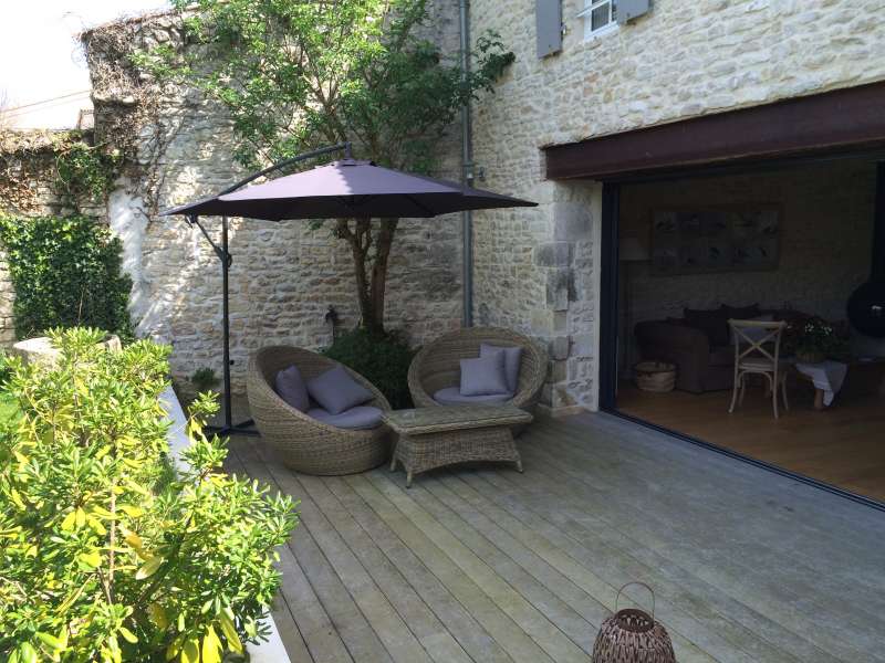 Photo 20 : TERRASSE d'une maison située à Le Bois-Plage, île de Ré.