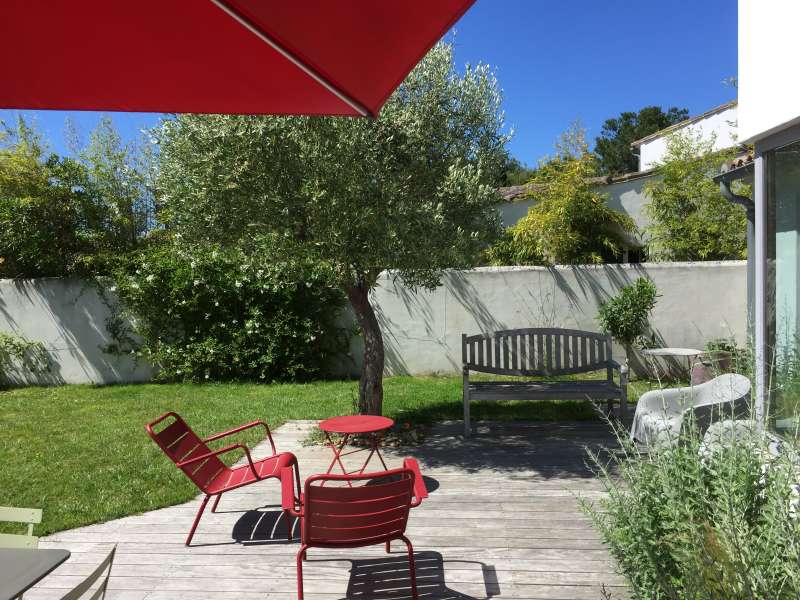 Photo 4 : TERRASSE d'une maison située à Les Portes-en-Ré, île de Ré.