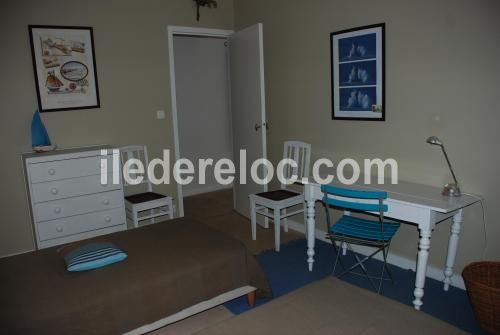 Photo 8 : CHAMBRE d'une maison située à Loix, île de Ré.