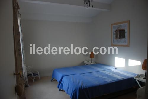 Photo 7 : CHAMBRE d'une maison située à Loix, île de Ré.