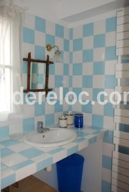 Photo 11 : SALLEDEBAIN d'une maison située à Loix, île de Ré.