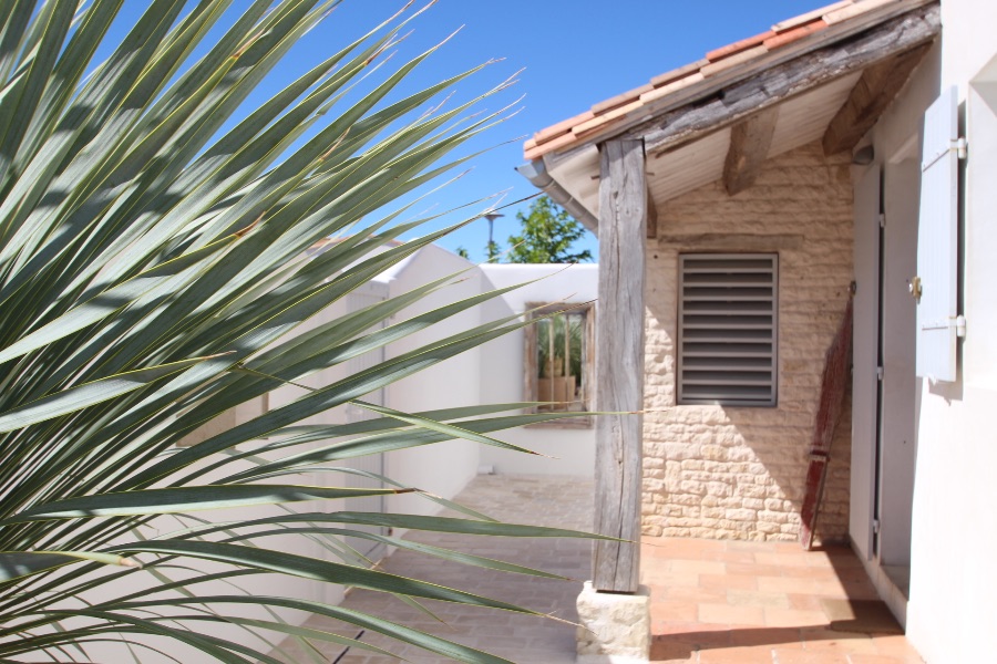 Photo 4 : ENTREE d'une maison située à La Flotte-en-Ré, île de Ré.