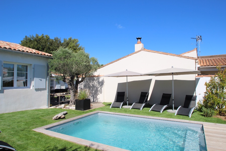 Photo 3 : PISCINE d'une maison située à La Flotte-en-Ré, île de Ré.