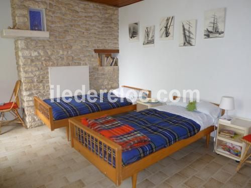 Photo 10 : CHAMBRE d'une maison située à Loix, île de Ré.