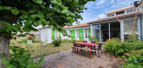 Ile de Ré:Maison avec jardin