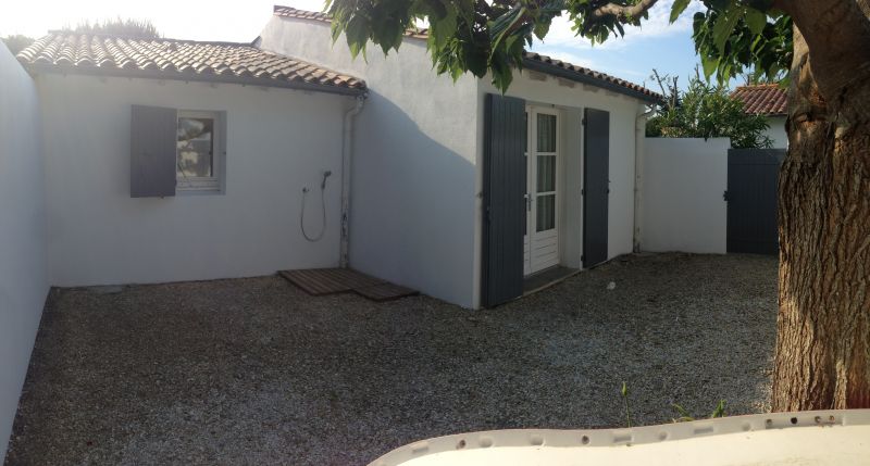 Photo 8 : JARDIN d'une maison située à Les Portes-en-Ré, île de Ré.