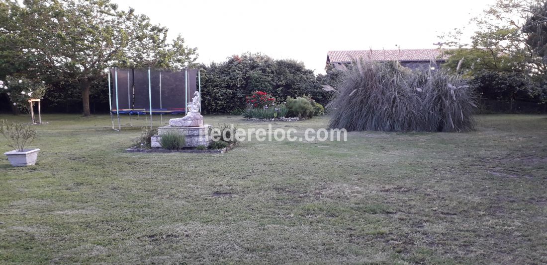 Photo 20 : EXTERIEUR d'une maison située à Saint-Clément-des-Baleines, île de Ré.