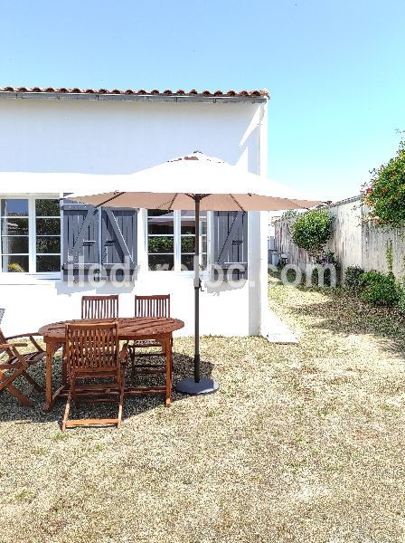 Photo 3 : JARDIN d'une maison située à La Couarde-sur-mer, île de Ré.