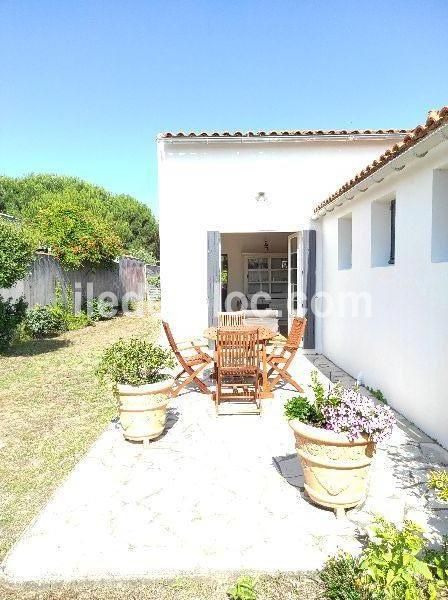 Photo 1 : EXTERIEUR d'une maison située à La Couarde-sur-mer, île de Ré.