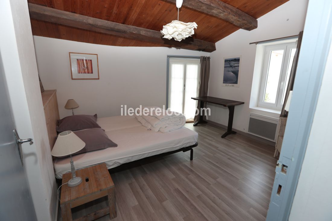 Photo 14 : CHAMBRE d'une maison située à Les Portes-en-Ré, île de Ré.