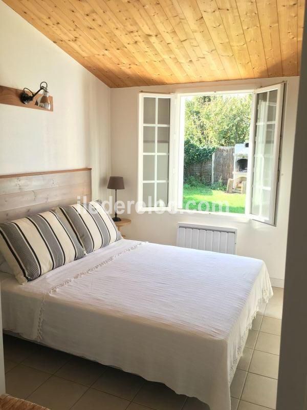 Photo 4 : CHAMBRE d'une maison située à Saint-Clement, île de Ré.