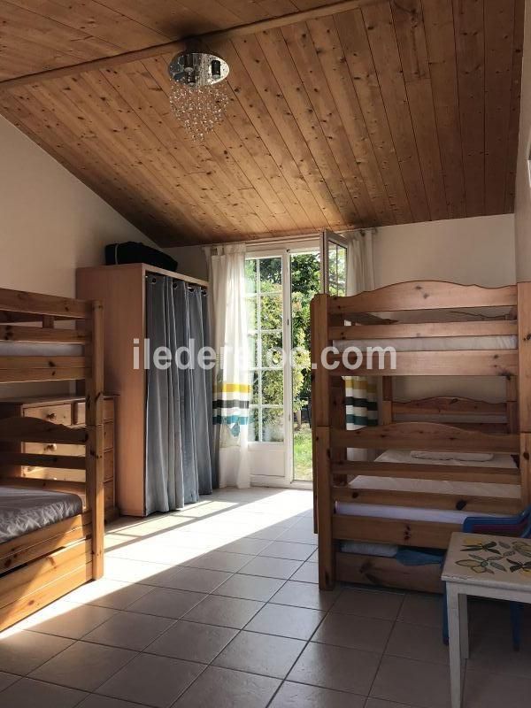 Photo 5 : CHAMBRE d'une maison située à Saint-Clement, île de Ré.