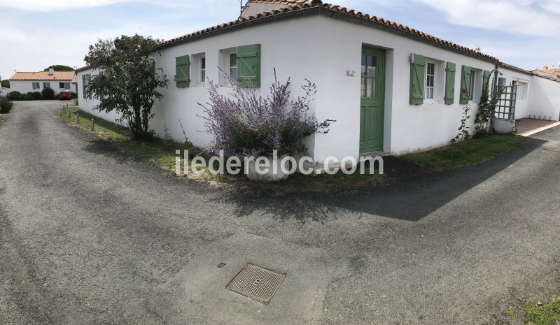 Photo 16 : EXTERIEUR d'une maison située à Saint-Clement, île de Ré.