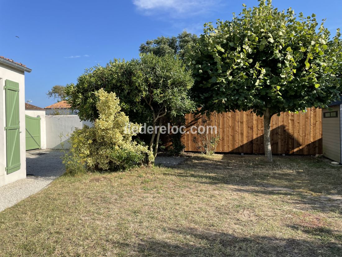 Photo 11 : JARDIN d'une maison située à Saint-Clement, île de Ré.