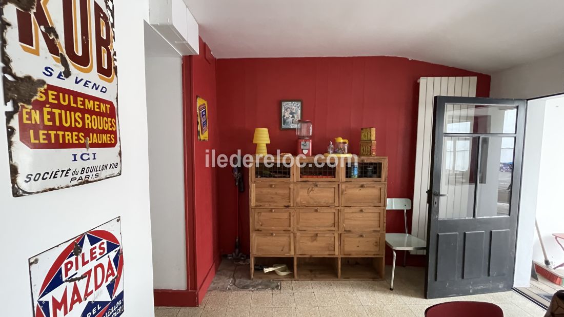 Photo 10 : CUISINE d'une maison située à Loix, île de Ré.