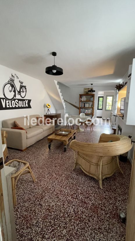 Photo 16 : SEJOUR d'une maison située à Loix, île de Ré.