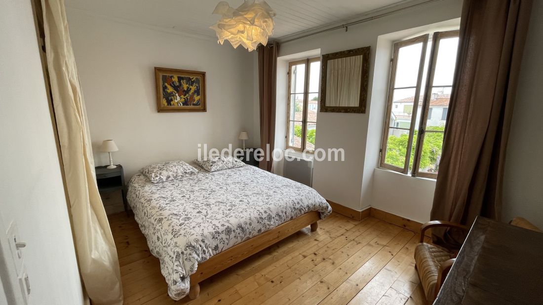 Photo 21 : CHAMBRE d'une maison située à Loix, île de Ré.