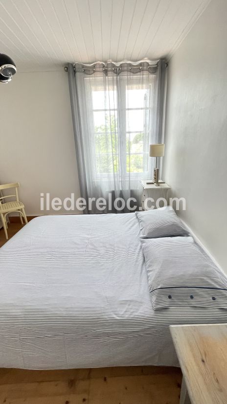 Photo 24 : CHAMBRE d'une maison située à Loix, île de Ré.
