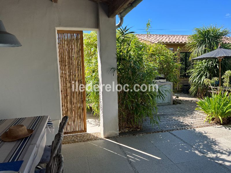 Photo 9 : EXTERIEUR d'une maison située à Les Portes-en-Ré, île de Ré.