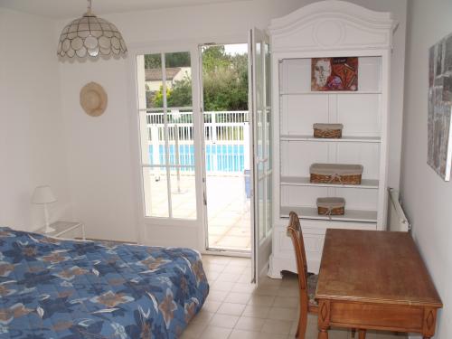 Photo 26 : CHAMBRE d'une maison située à La Flotte-en-Ré, île de Ré.