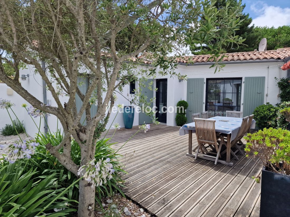 Photo 6 : TERRASSE d'une maison située à Le Bois-Plage-en-Ré, île de Ré.