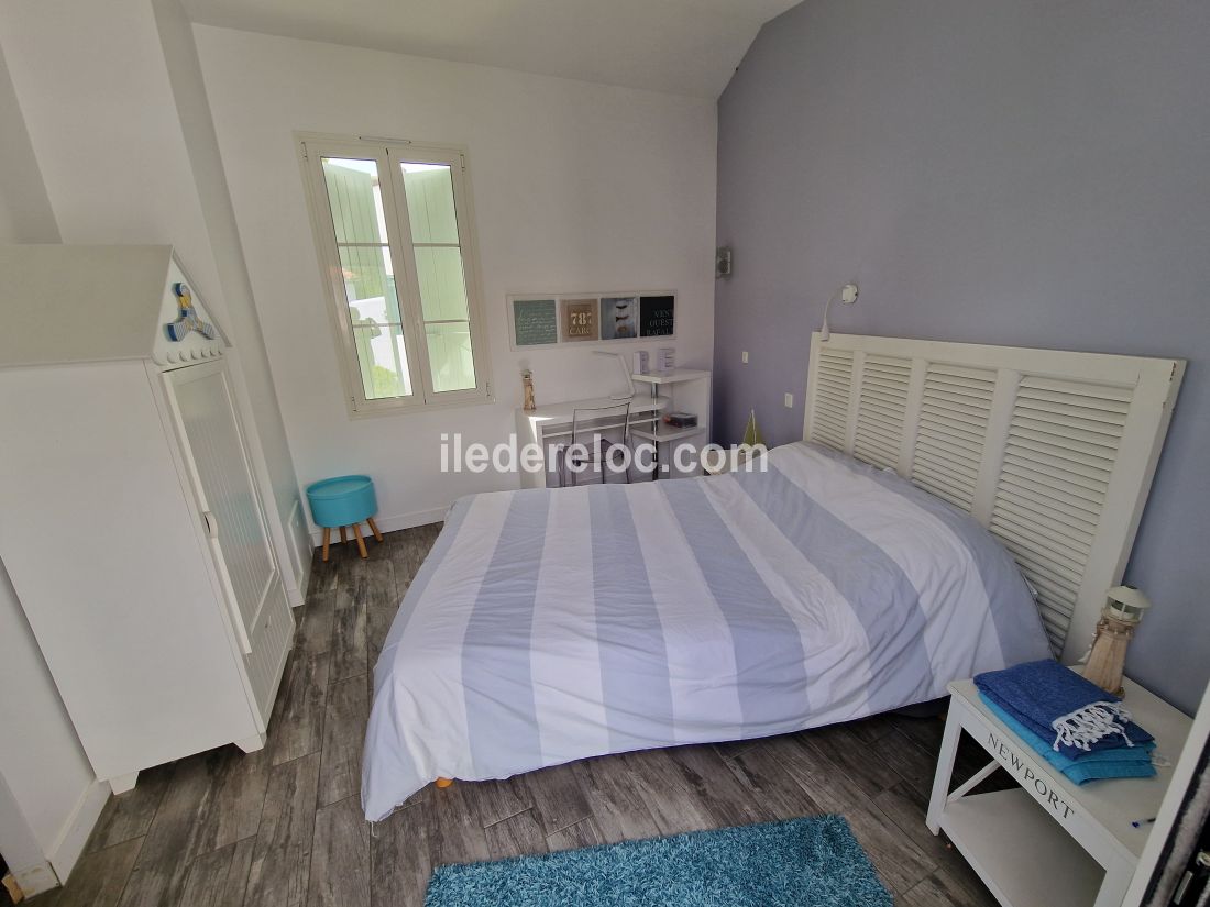 Photo 20 : CHAMBRE d'une maison située à Le Bois-Plage-en-Ré, île de Ré.