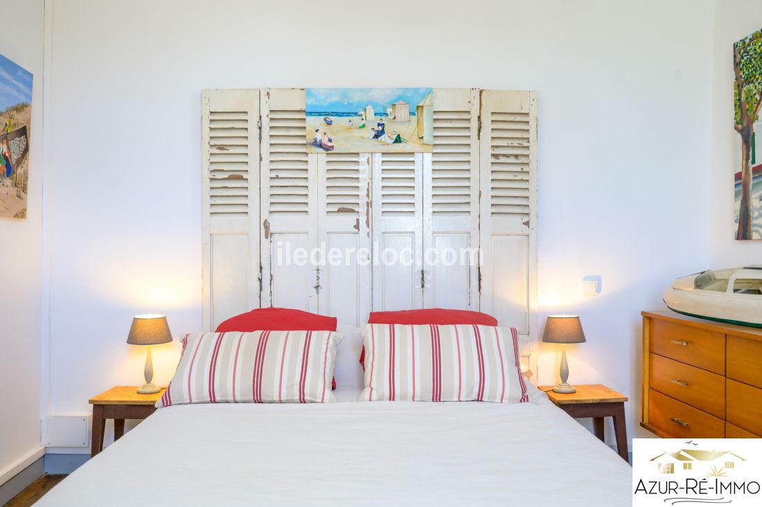 Photo 15 : CHAMBRE d'une maison situ&eacute;e &agrave; Le Bois-Plage-en-R&eacute;, &icirc;le de R&eacute;.