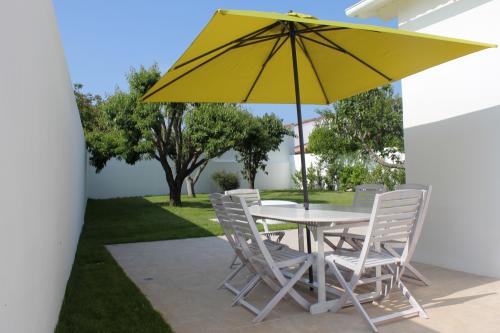 Photo 2 : TERRASSE d'une maison située à La Flotte, île de Ré.