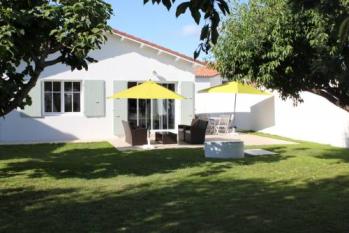 Ile de Ré:La maison du pertuis classée      3 ch - 3 sdb -  piscine chauffée