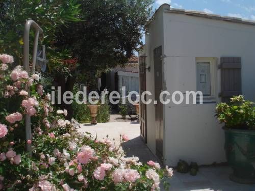 Photo 1 : EXTERIEUR d'une maison située à Saint-Clément-des-Baleines, île de Ré.