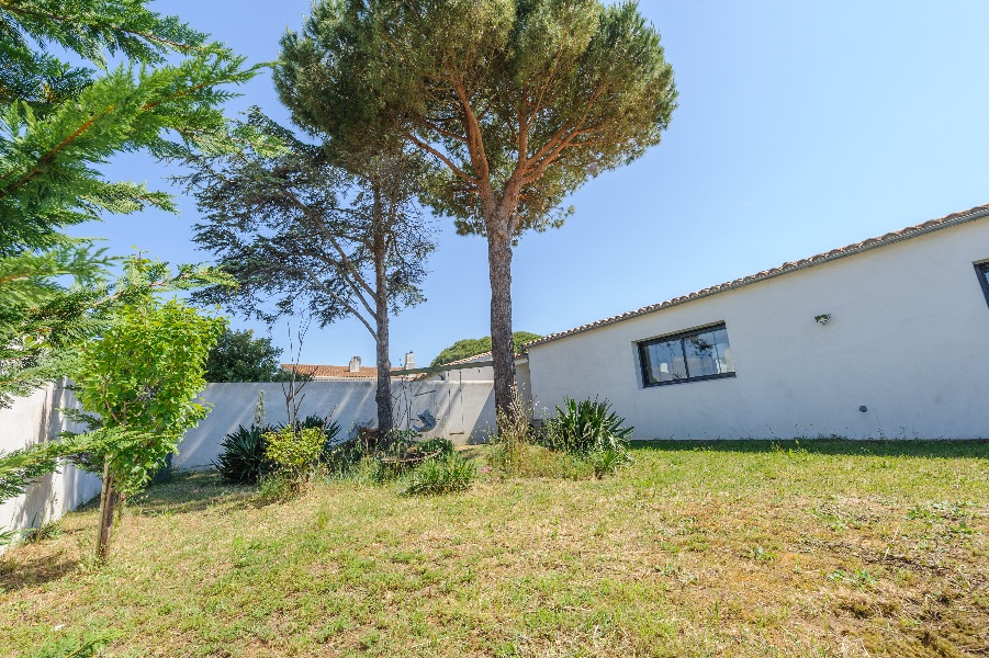 Photo 45 : NC d'une maison située à La Couarde-sur-mer, île de Ré.