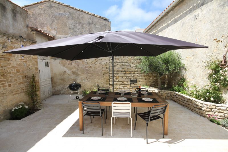 Photo 11 : PATIO d'une maison située à Ars en Ré, île de Ré.